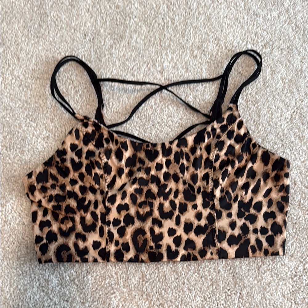 Victoria’s Secret Leopard Print Strappy Sports Bra / Crop Top Size Large